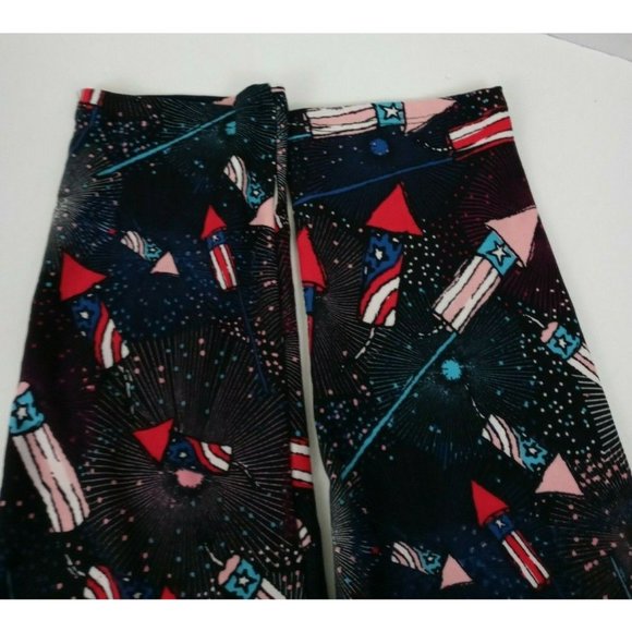 New LuLaRoe Tall & Curvy Leggings Black With Fireworks & Bottle Rockets Design - Picture 5 of 6